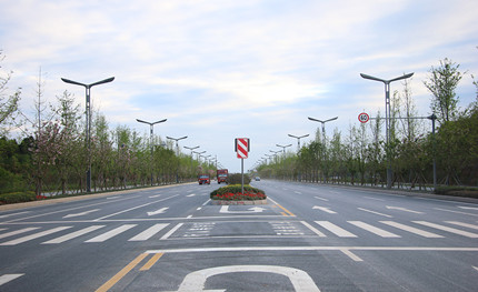 成都第二機(jī)場(chǎng)還未起飛，旁邊的貨運(yùn)大道已先“奮飛”